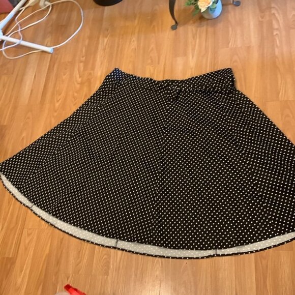 Retro Chic Black Polka Dot Skirt With Belt - Picture 3 of 7